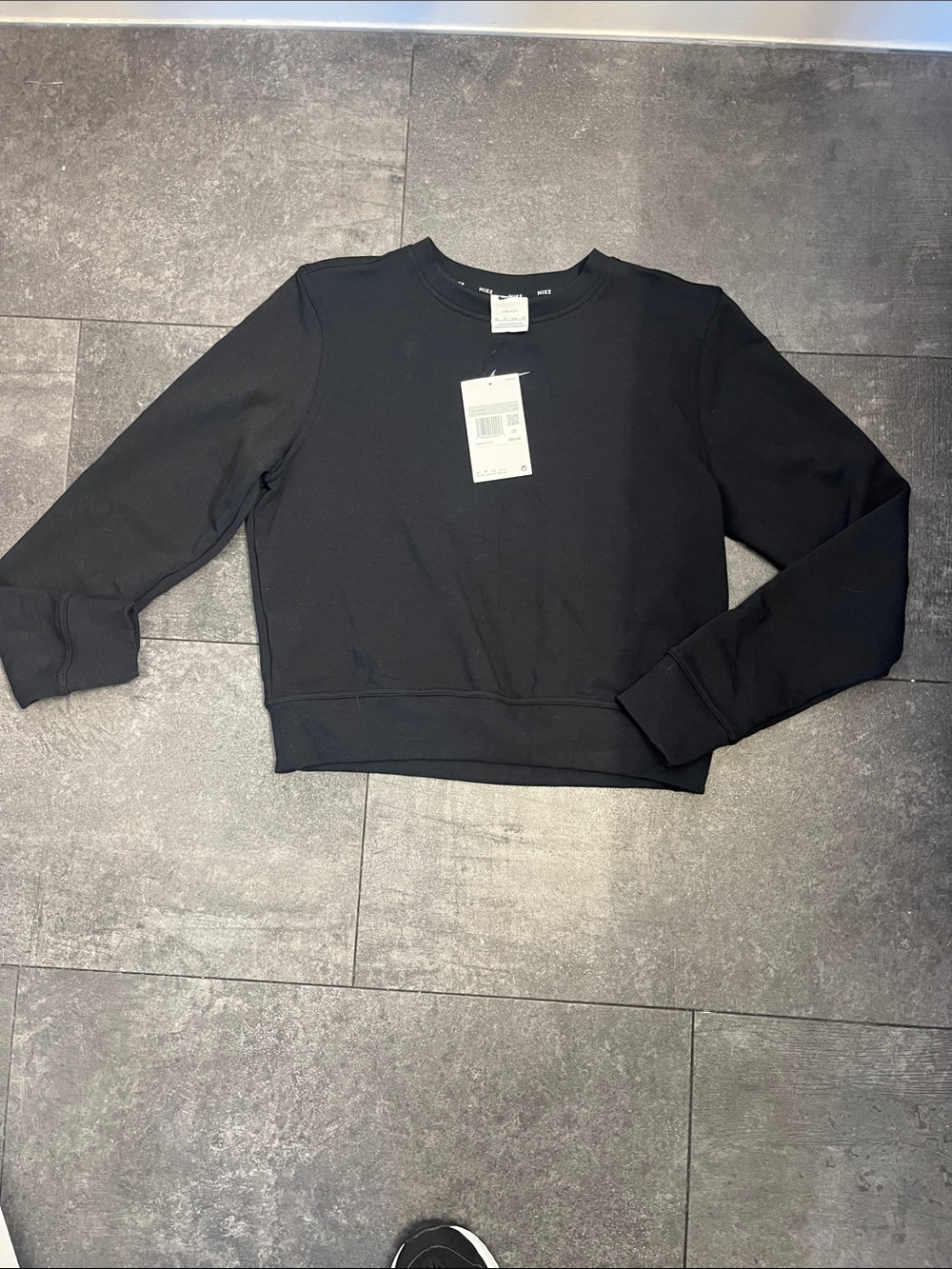 Nike Black Cropped Crewneck Sweatshirt